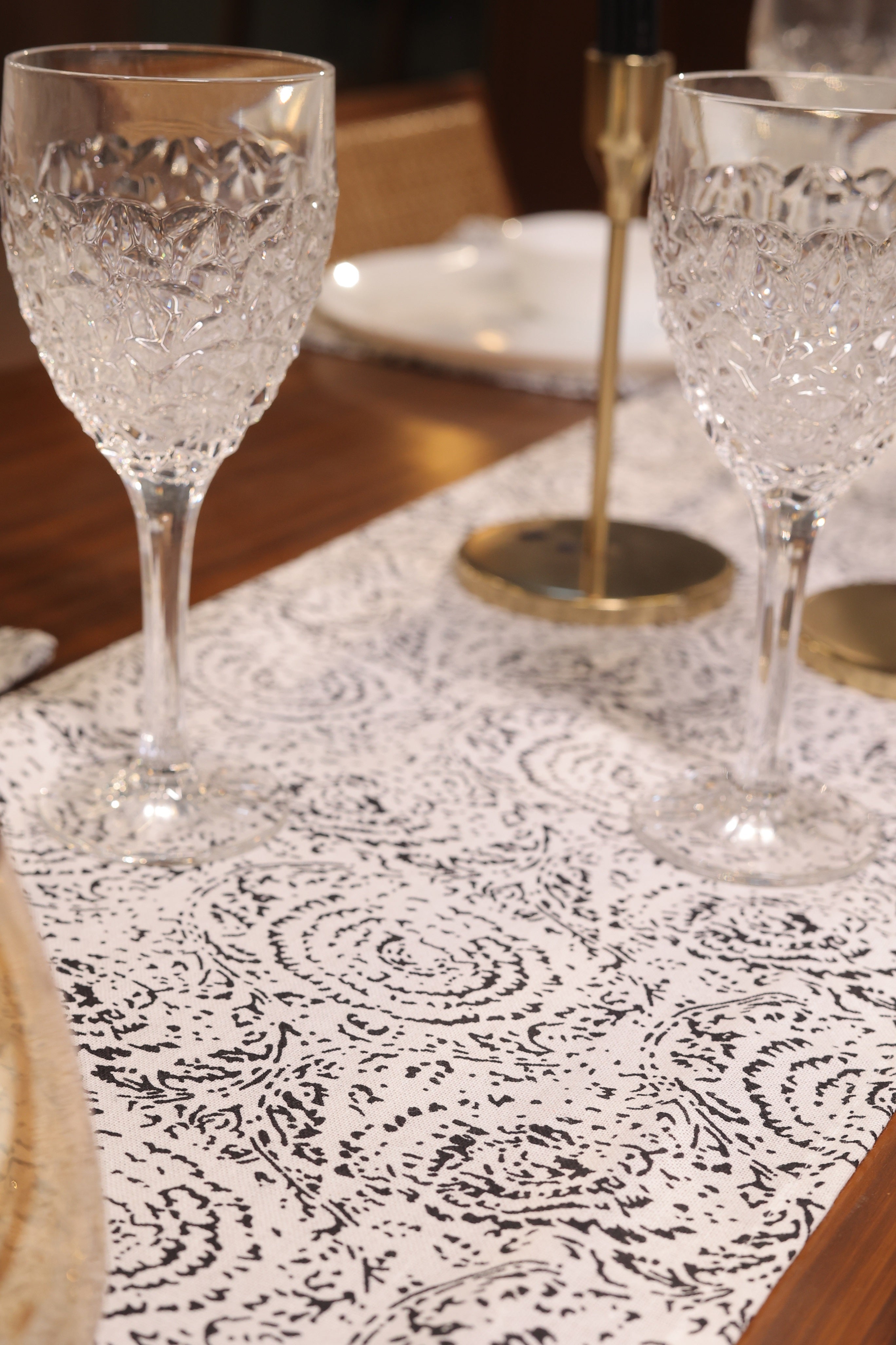 Lunar Days 100% Cotton Rectangular Dining Table mat with Runner (Runner size: 13*72 Inch & Mats Size: 13*20 Inch) BLACK